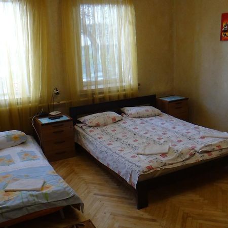 Apartment Near The Central Railway Station Kiev Exterior foto